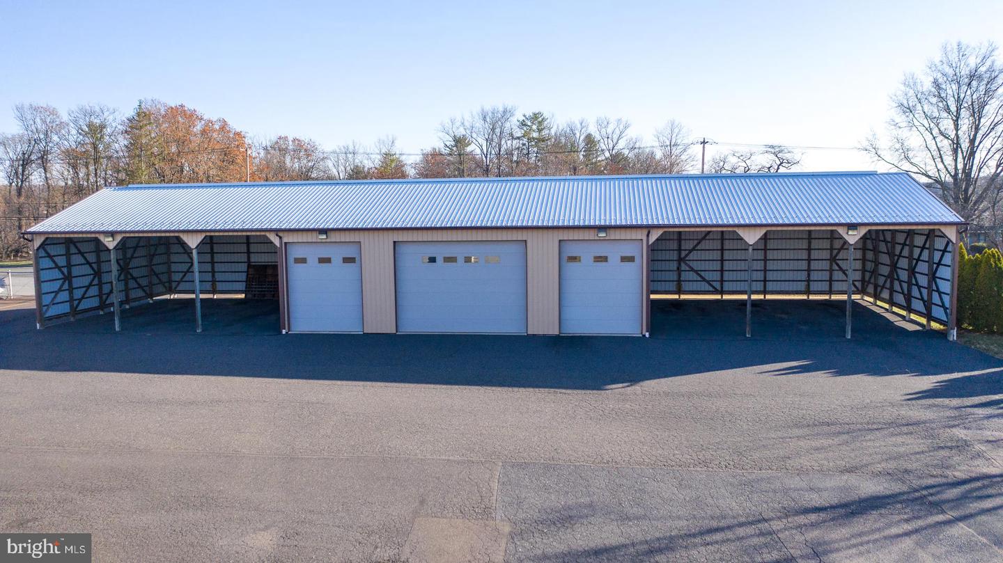 26 E Union St #front Property Photo 11