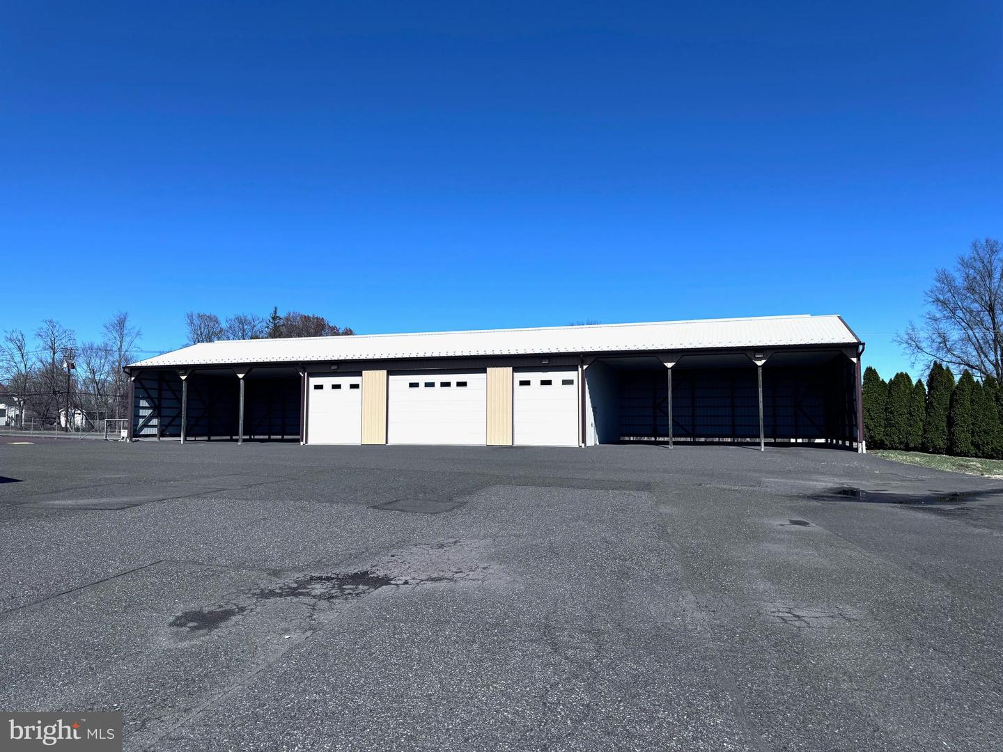 26 E Union St #front Property Photo 14