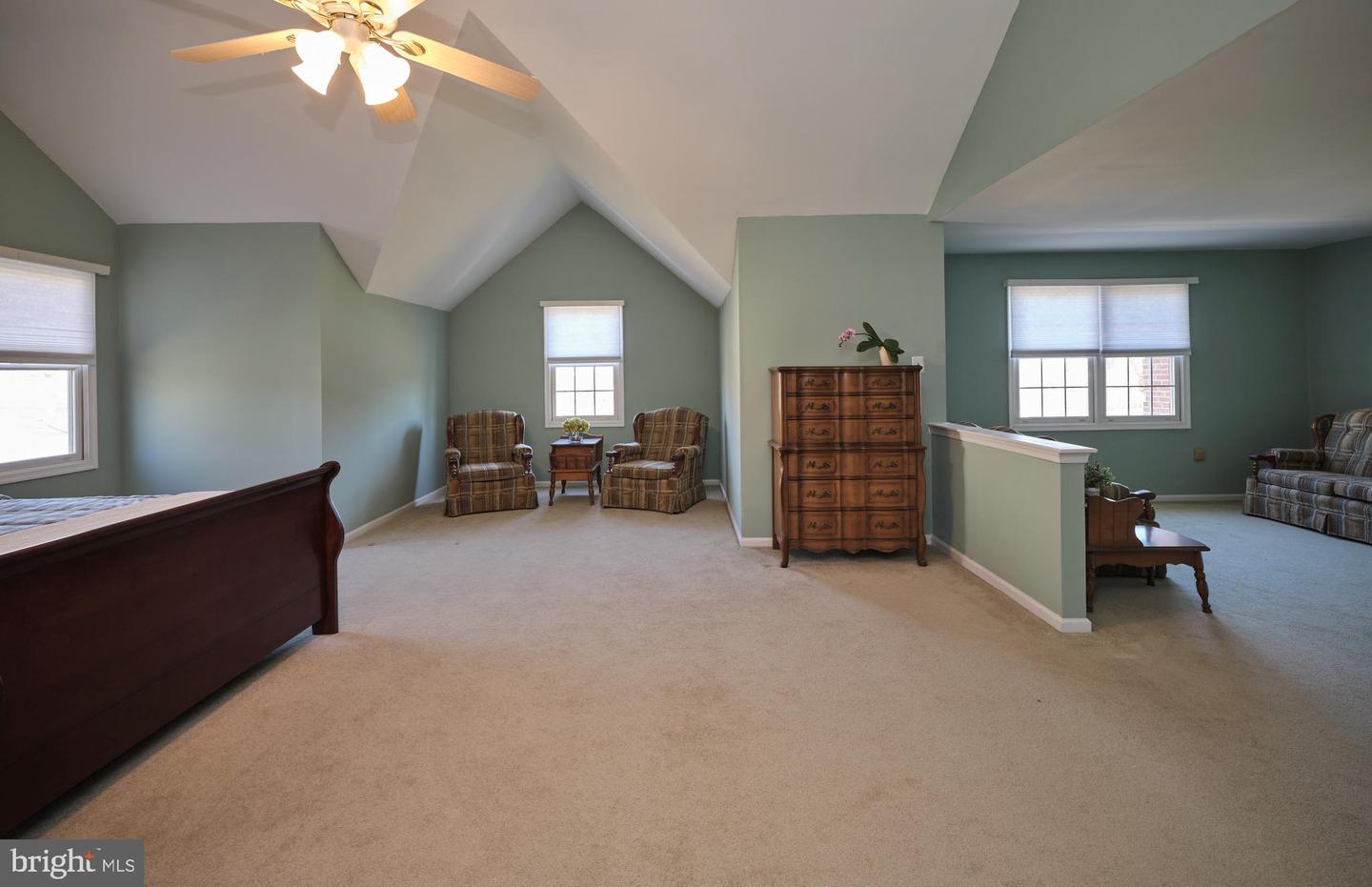 38 Bittersweet Dr Property Photo 20