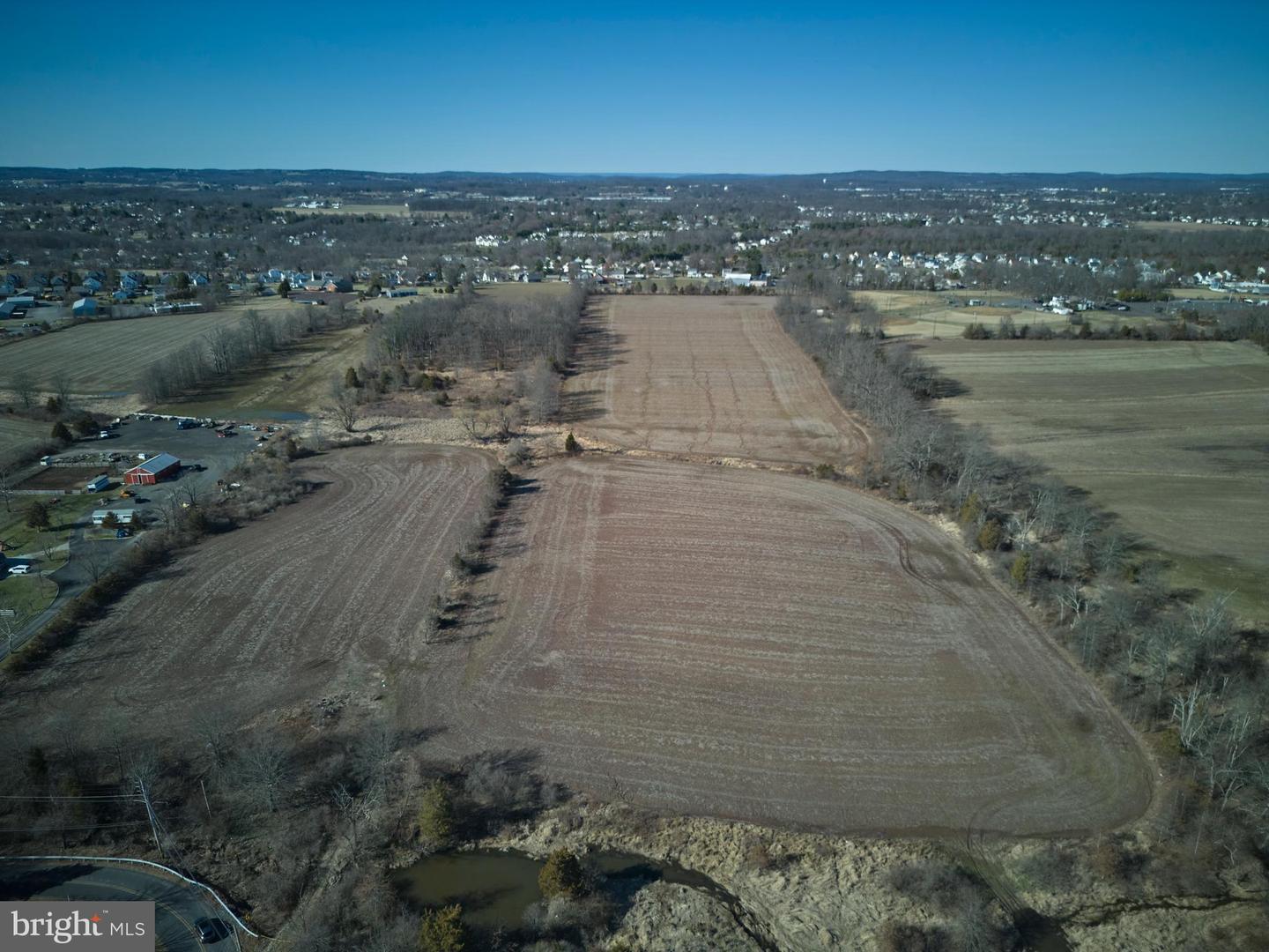 2500 Yankee Rd Property Photo 3