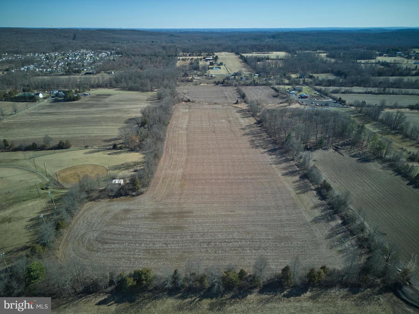 2500 Yankee Rd Property Photo 6