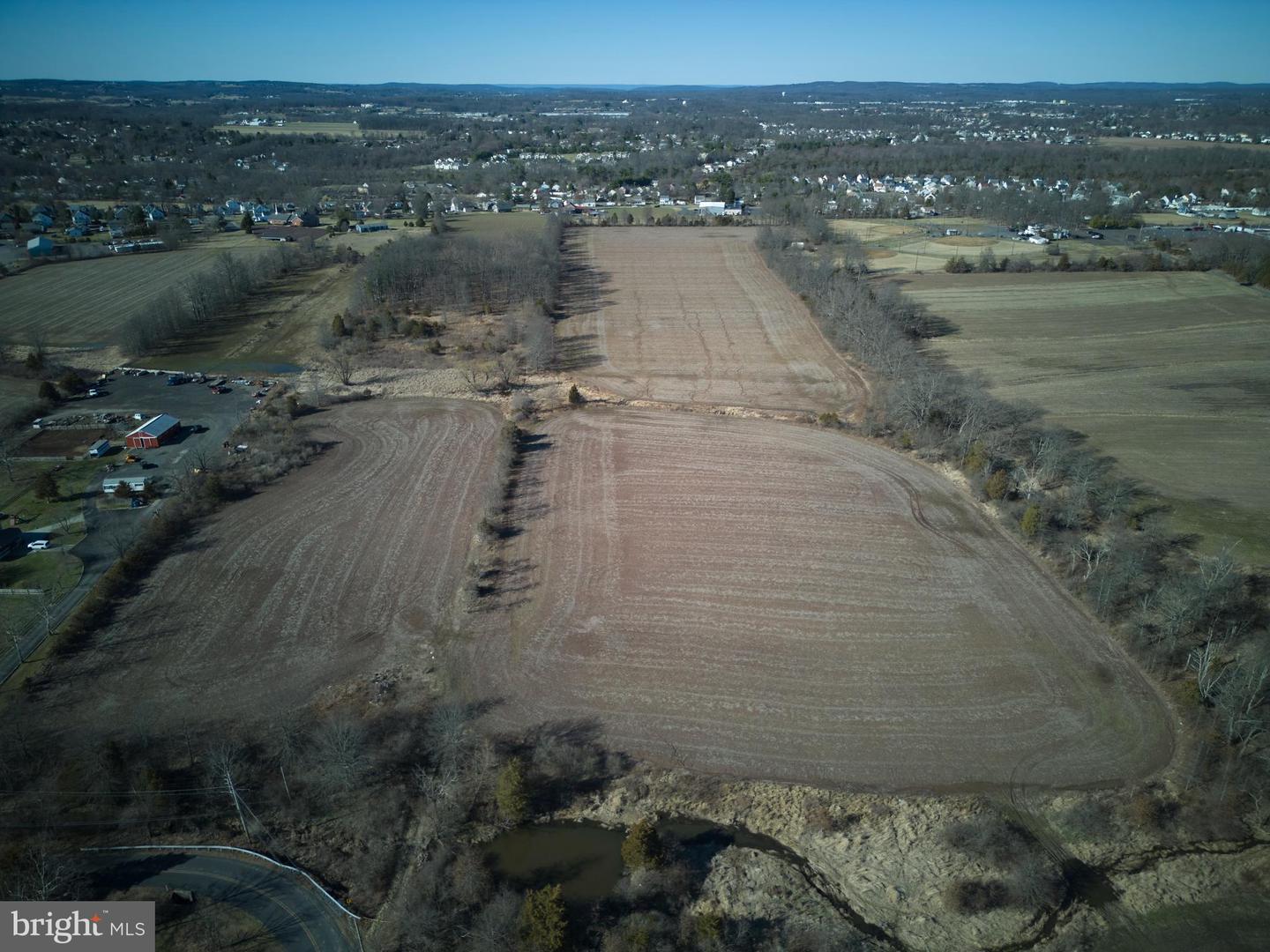 2500 Yankee Rd Property Photo 8