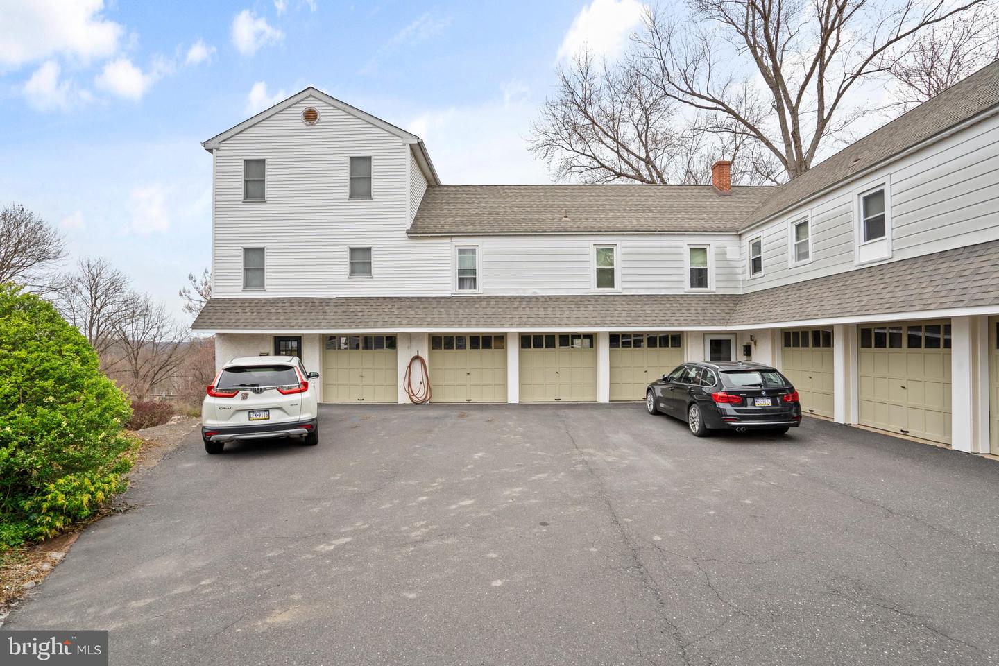 413 N Pine St Property Photo 3