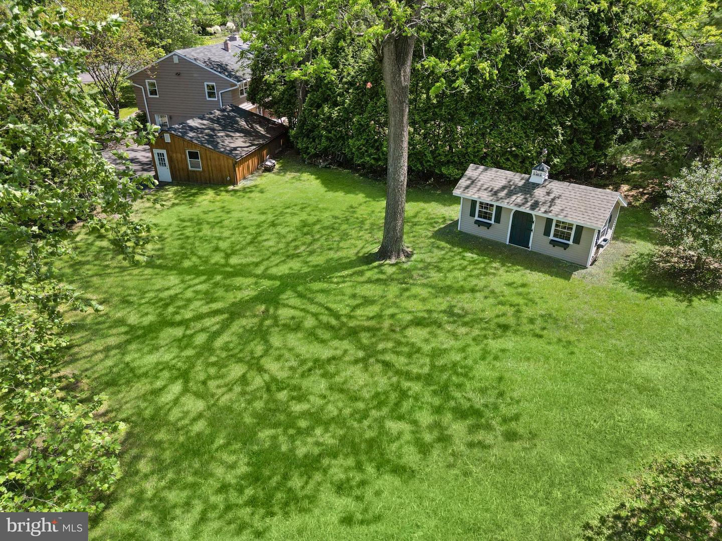 7 Walton Dr Property Photo 18