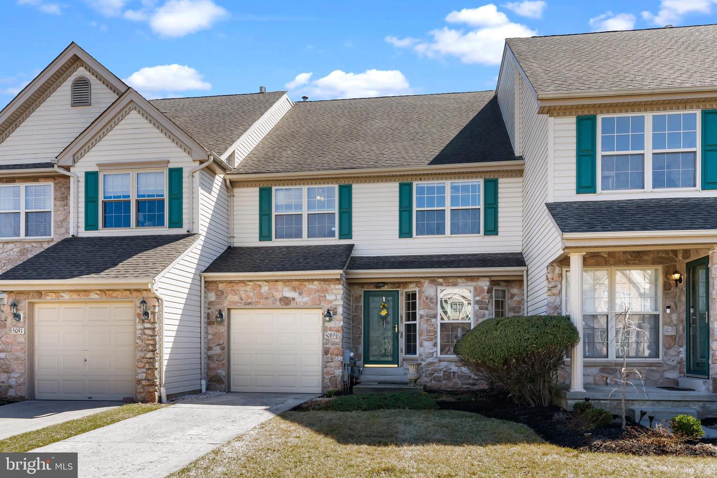 5089 Beacon Hill Ct Property Photo 1