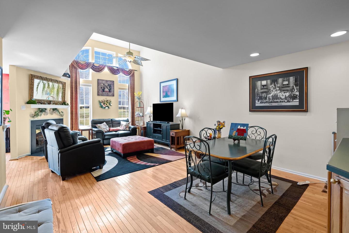 5089 Beacon Hill Ct Property Photo 6
