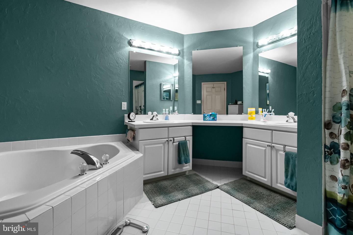 5089 Beacon Hill Ct Property Photo 24
