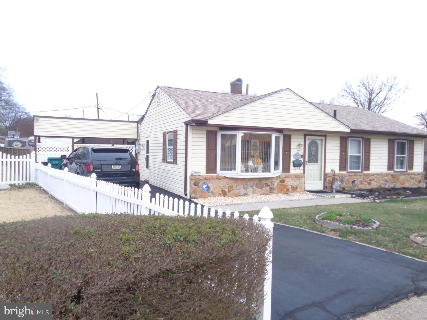 1719 Susan Ave Property Photo 1