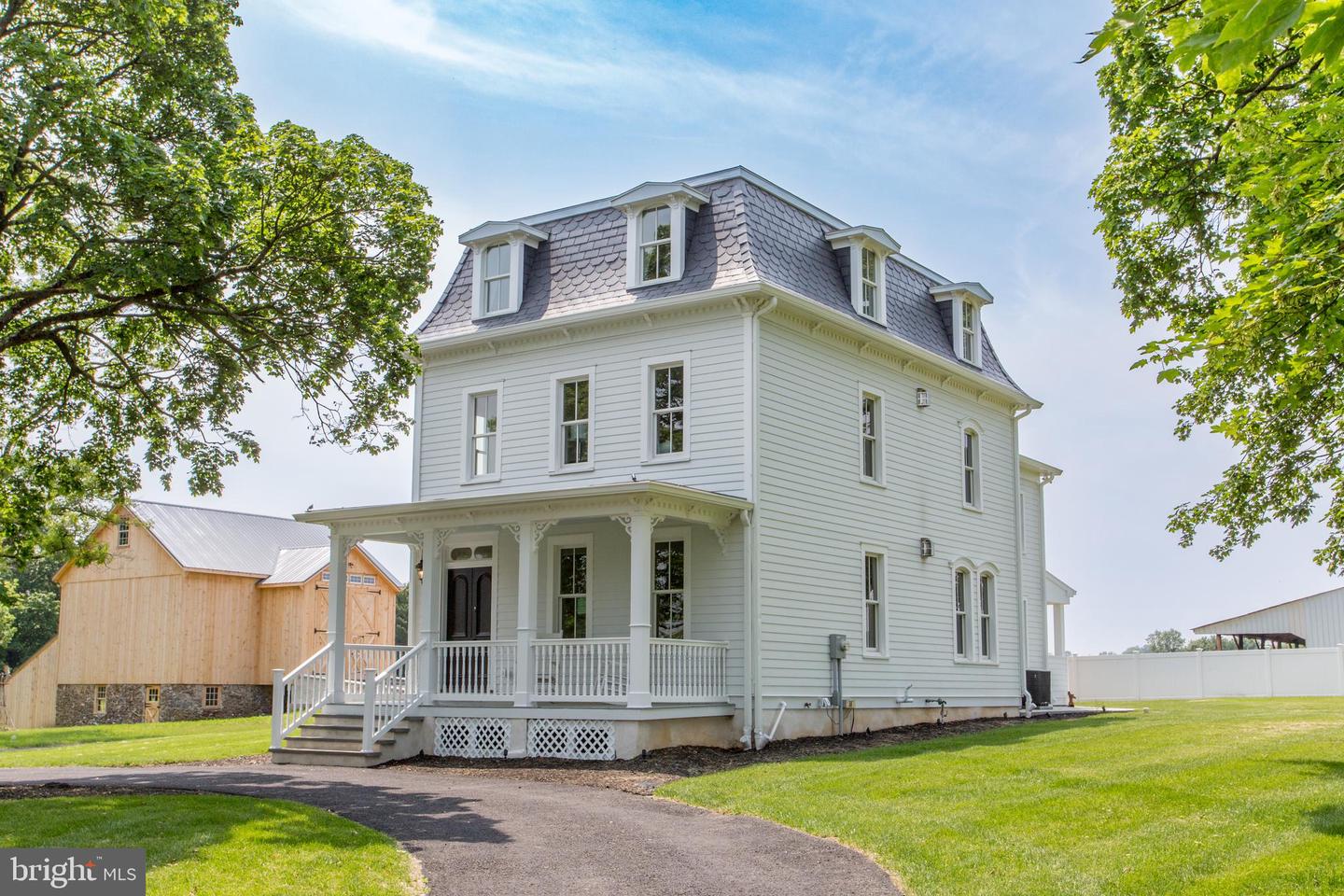 1948 Forest Grove Rd Property Photo 1