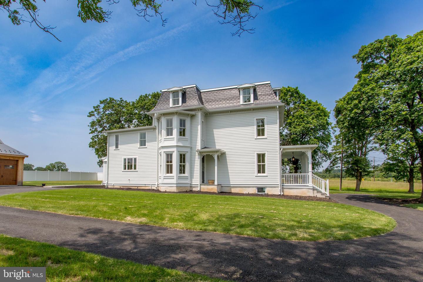 1948 Forest Grove Rd Property Photo 2