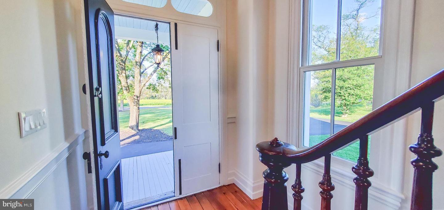 1948 Forest Grove Rd Property Photo 7