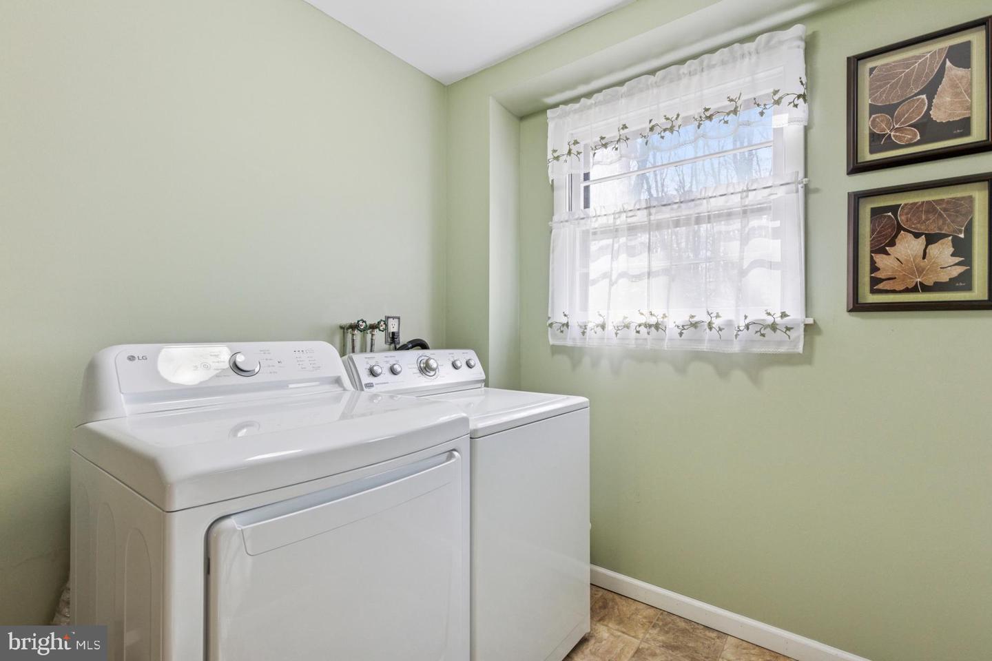 77 Turkey Ln Property Photo 20