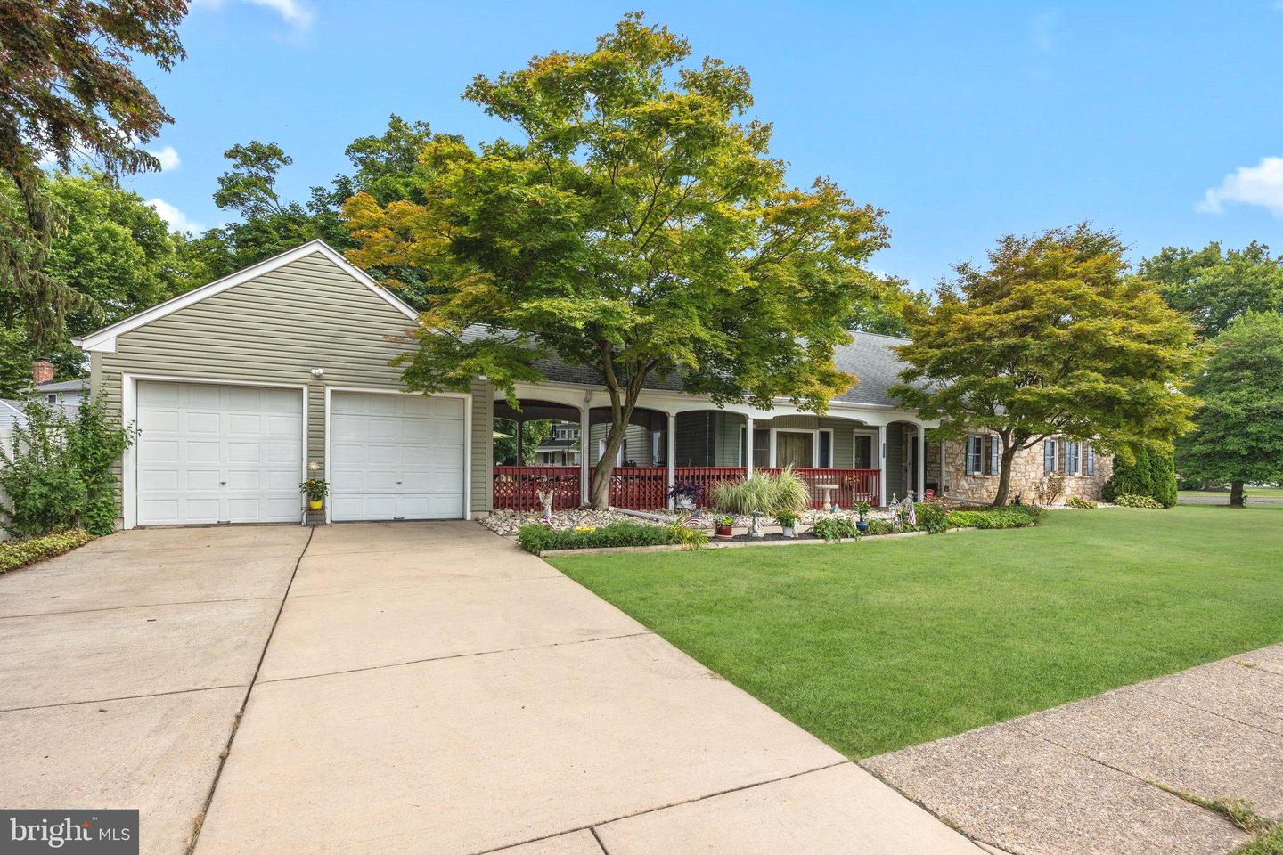 741 Bellevue Property Photo