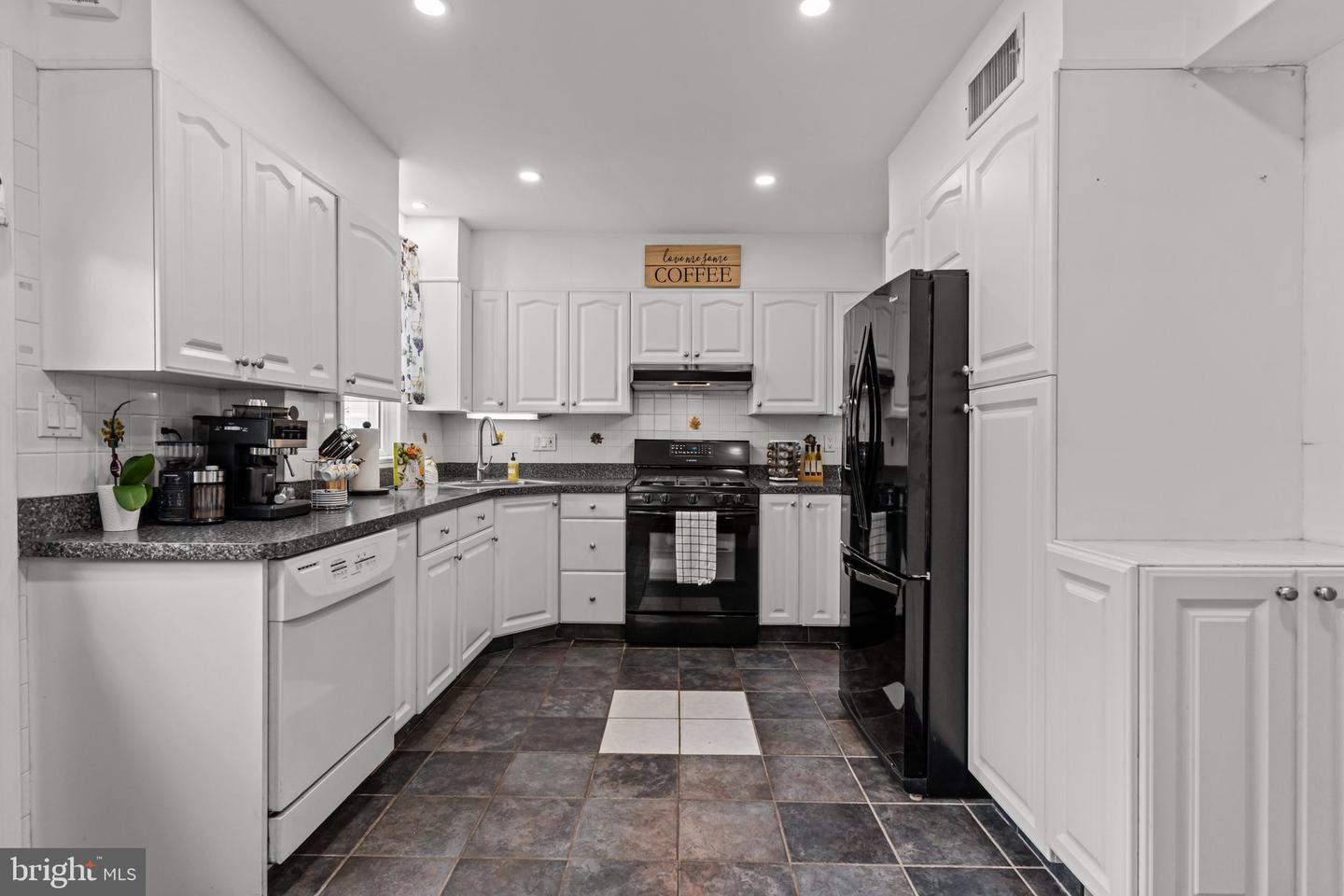 6 Fillmore St Property Photo 4