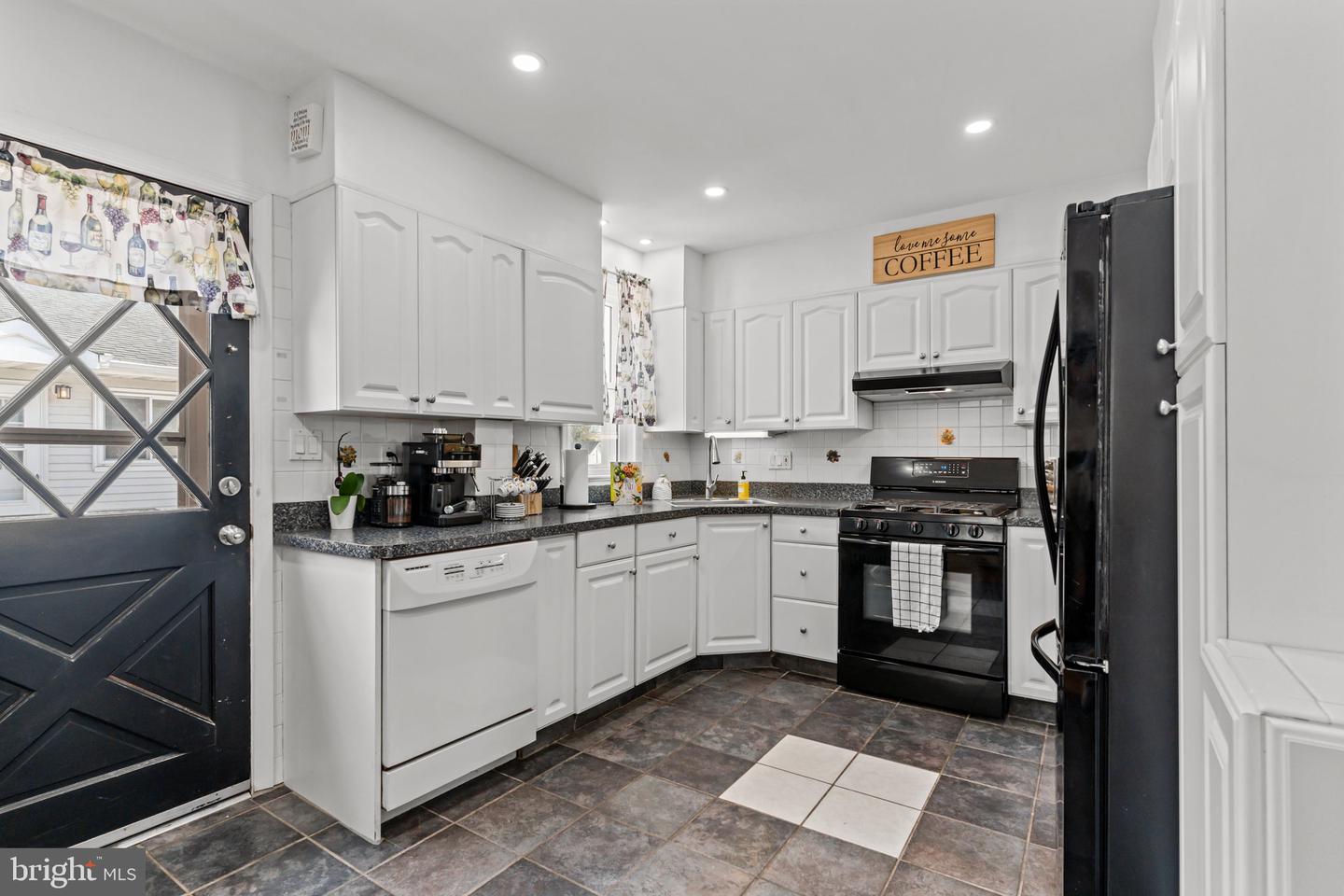 6 Fillmore St Property Photo 5