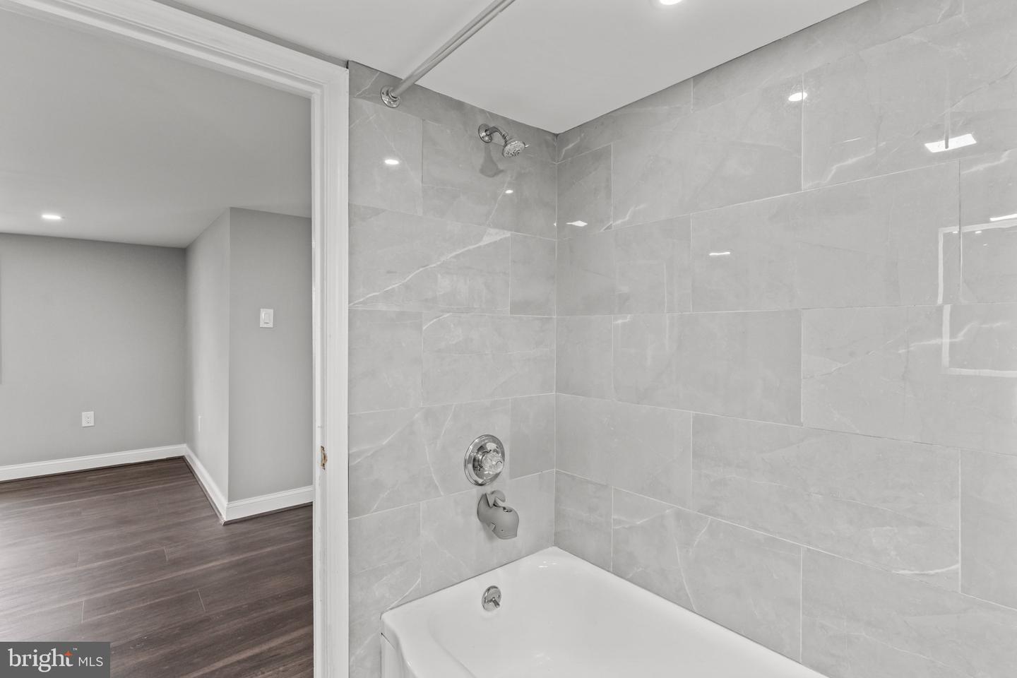 6 Fillmore St Property Photo 23