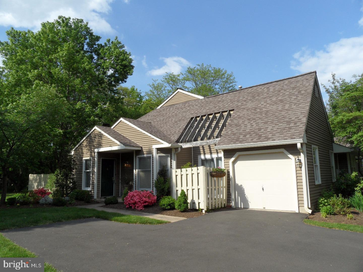 1572 Bud Ln Property Photo 2