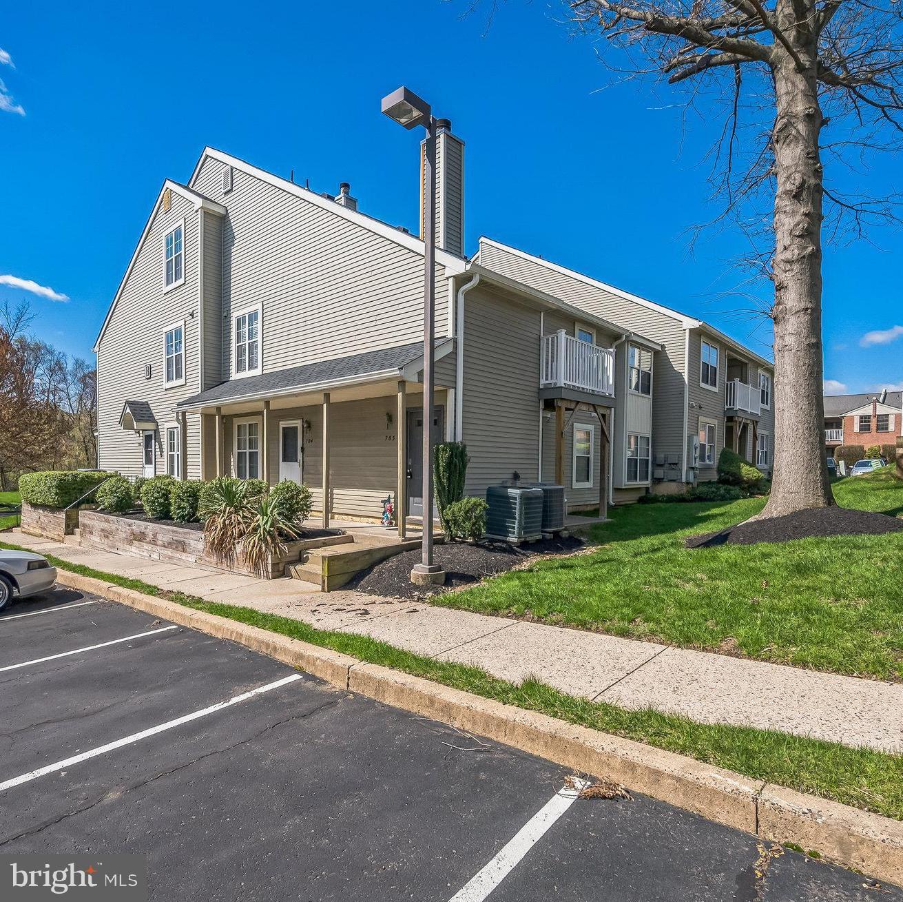 704 E Parker St #c1 Property Photo 1