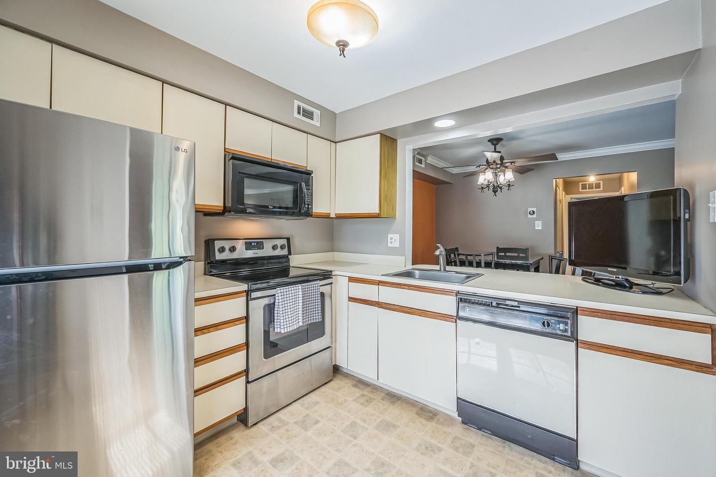 704 E Parker St #c1 Property Photo 7