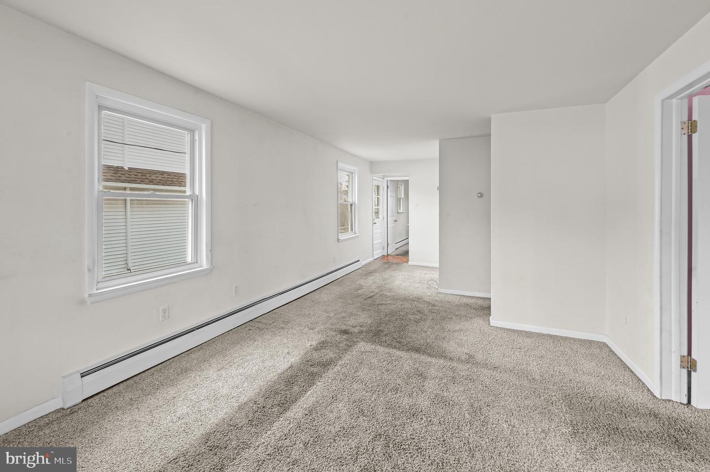 320 Elm St Property Photo 3