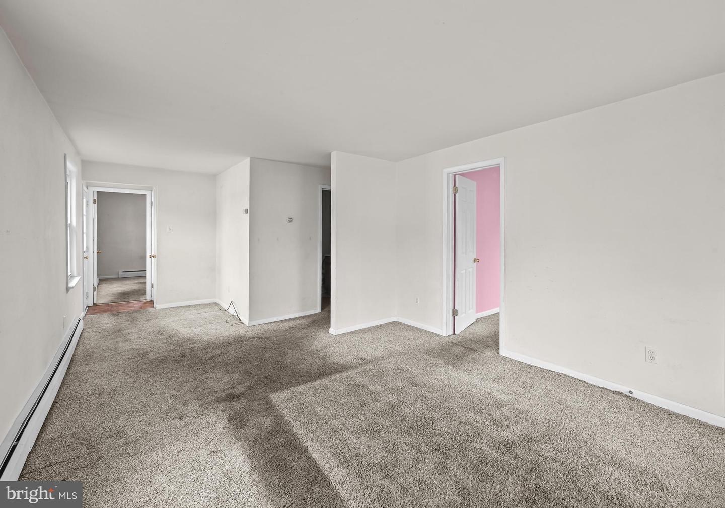 320 Elm St Property Photo 4