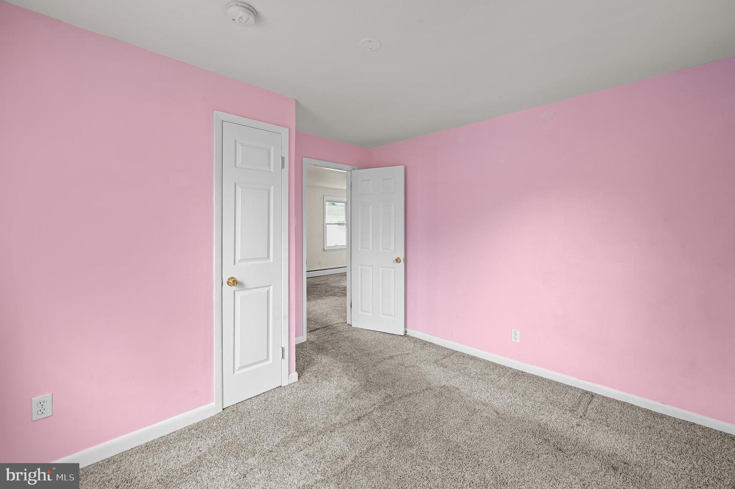 320 Elm St Property Photo 6