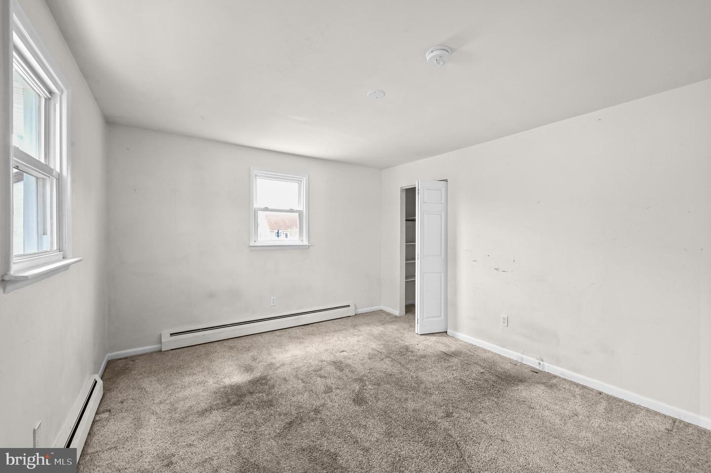 320 Elm St Property Photo 12
