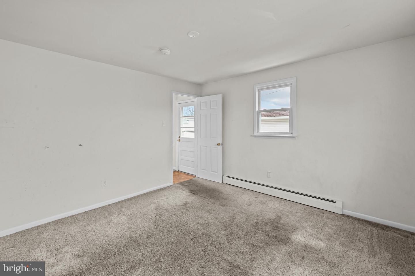 320 Elm St Property Photo 13