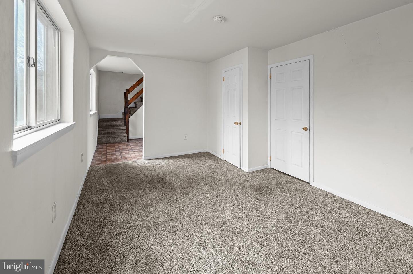 320 Elm St Property Photo 17