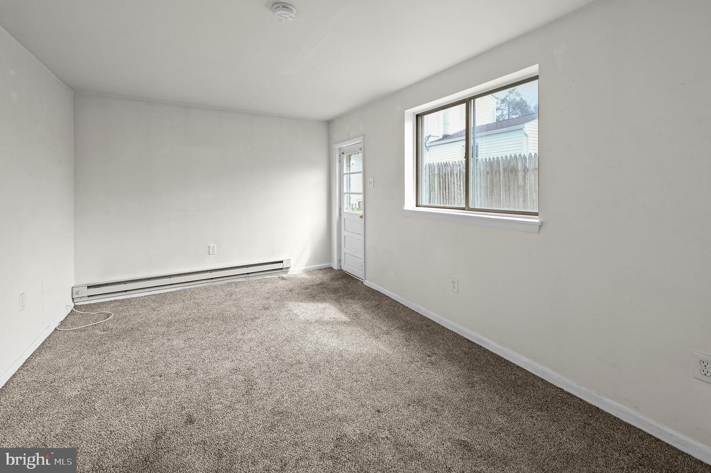 320 Elm St Property Photo 18