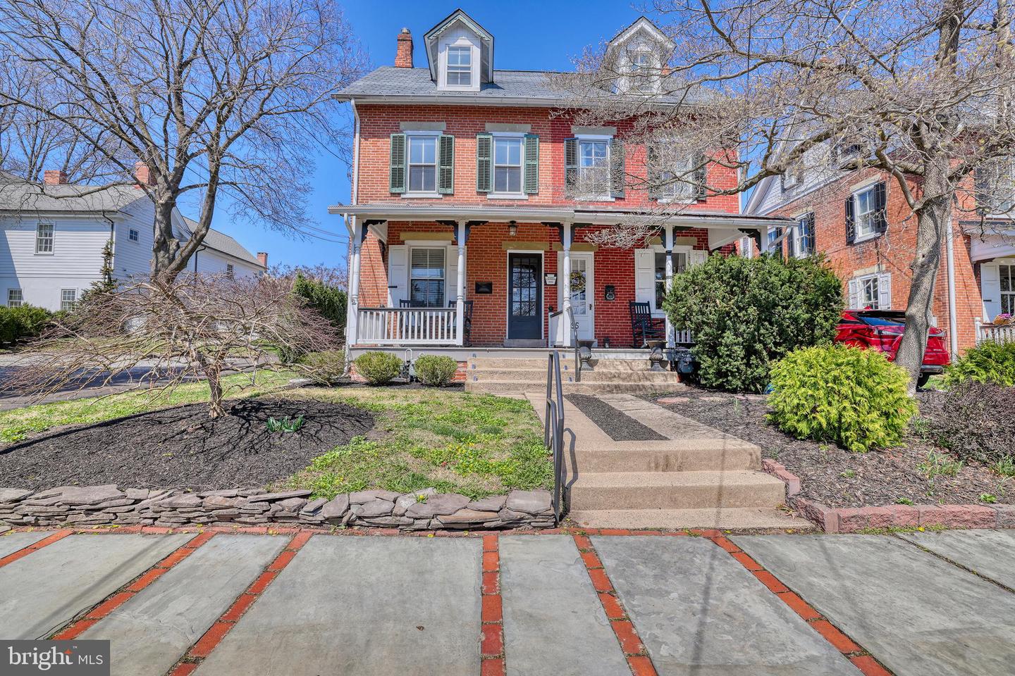 93 Centre Property Photo
