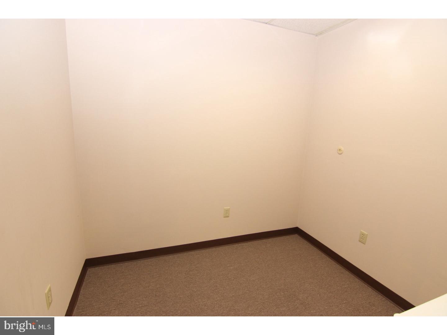 70 W Oakland Ave #200 Property Photo 6