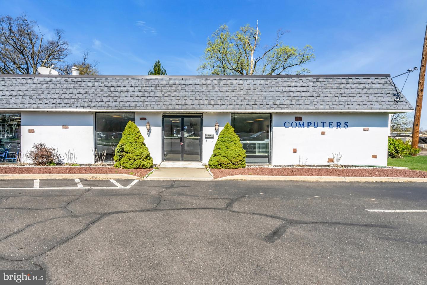 365 W Street Rd Property Photo 1