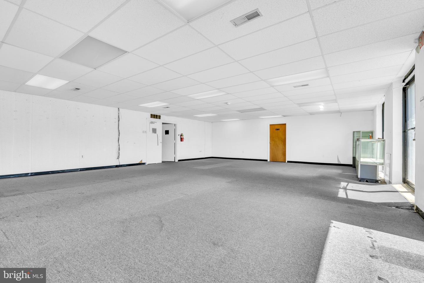 365 W Street Rd Property Photo 3