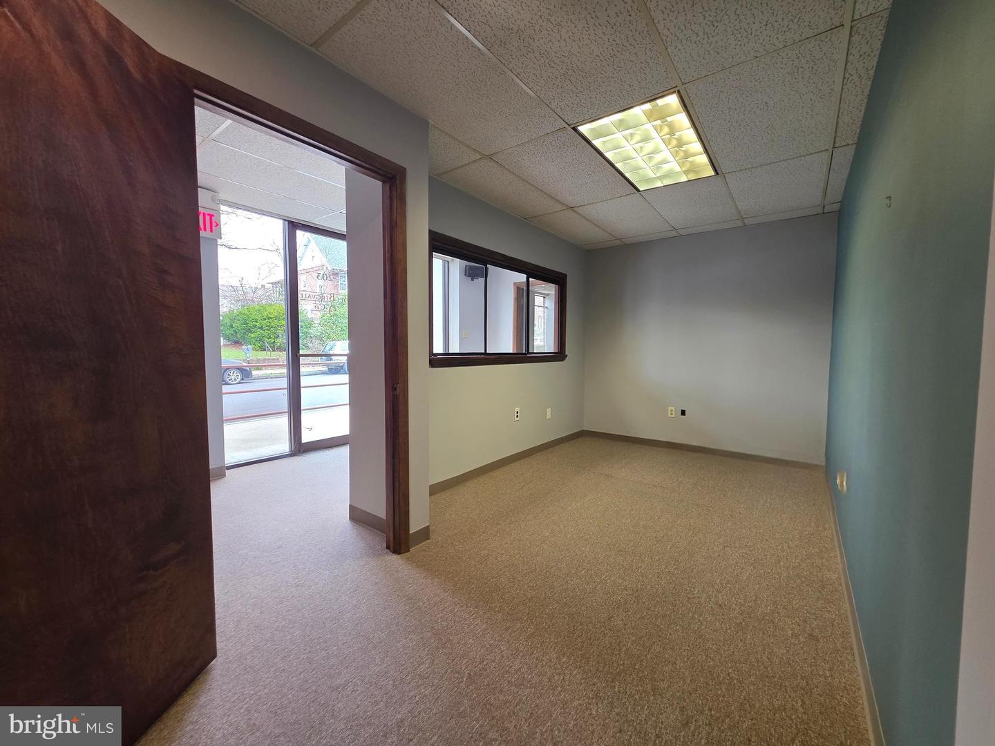 70 W Oakland Ave #203 Property Photo 4