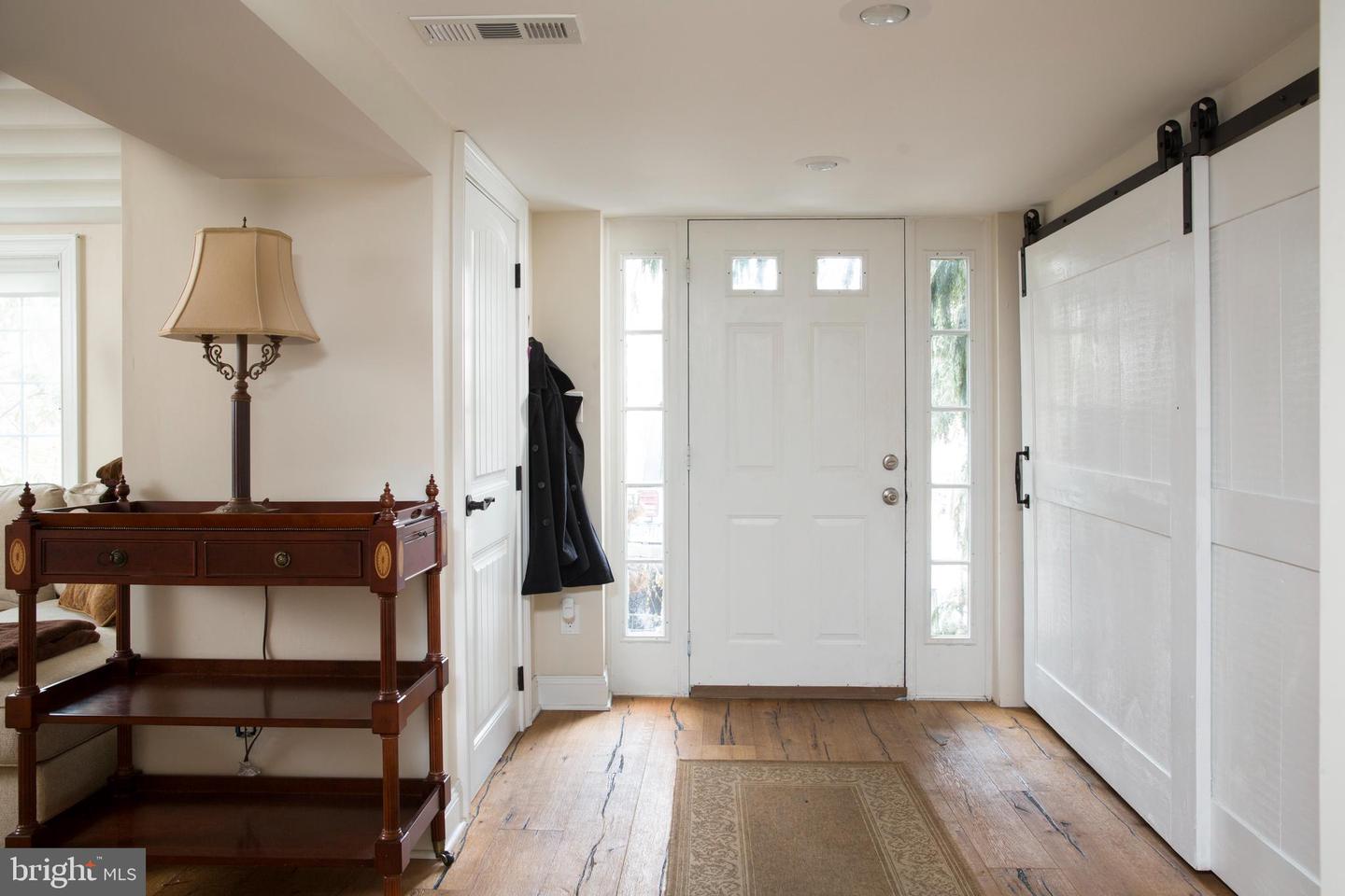 6920 Upper York Rd Property Photo 2