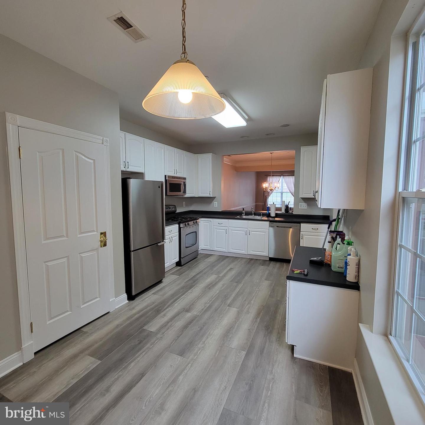 155 Dorchester Dr Property Photo 4