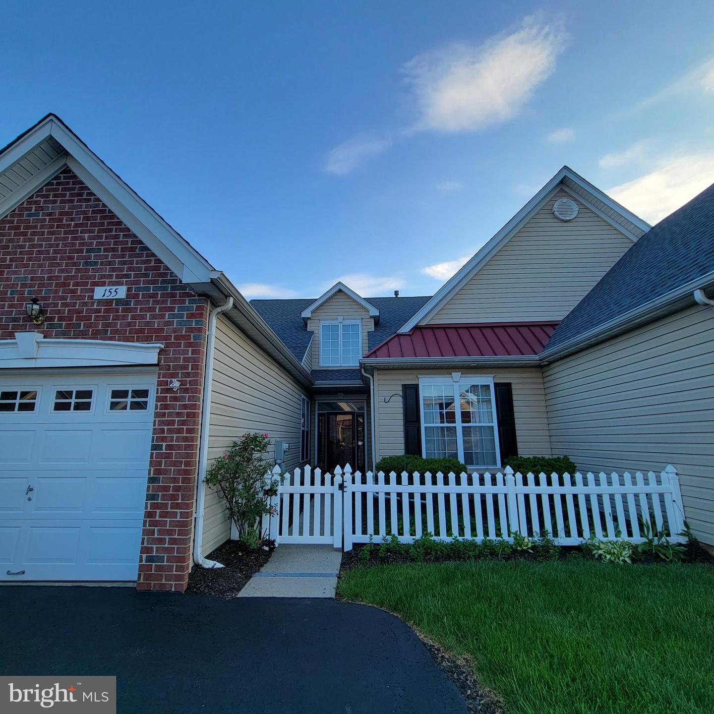 155 Dorchester Dr Property Photo 20