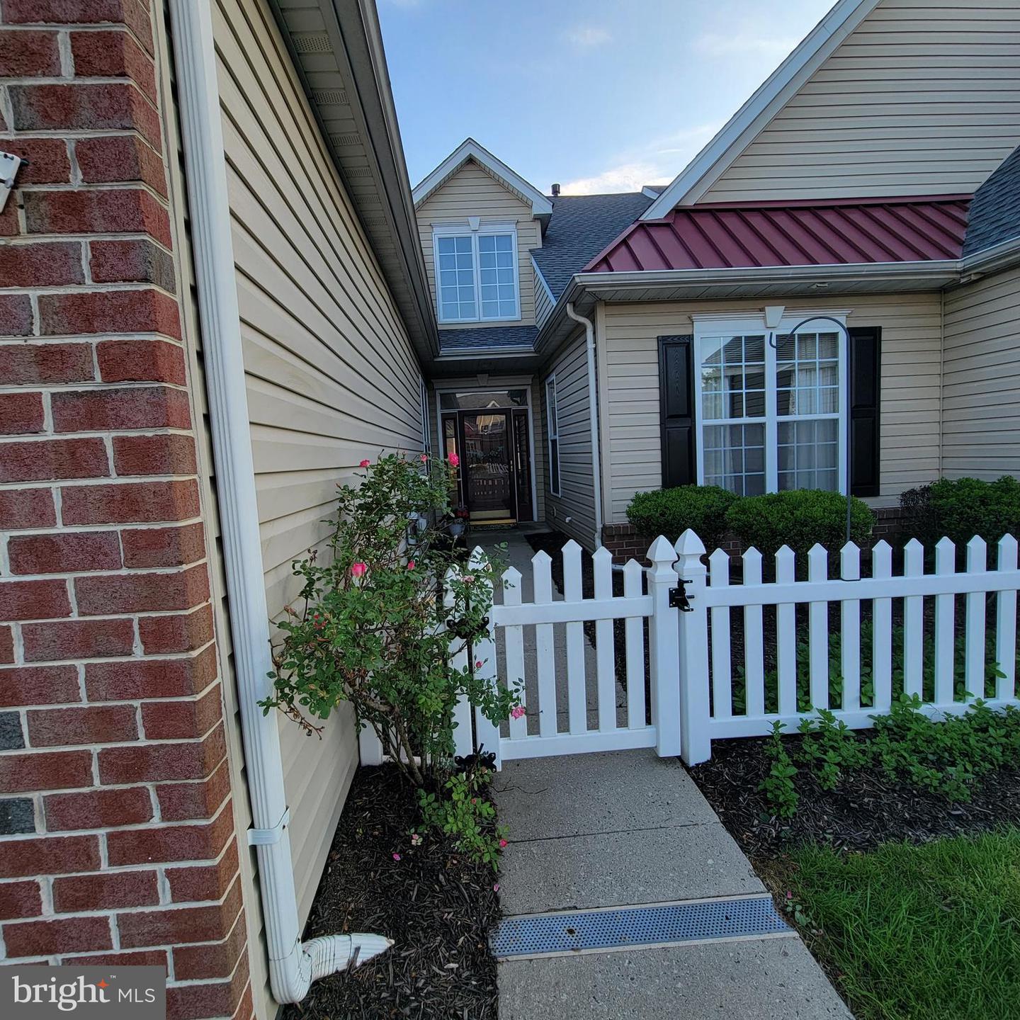 155 Dorchester Dr Property Photo 21