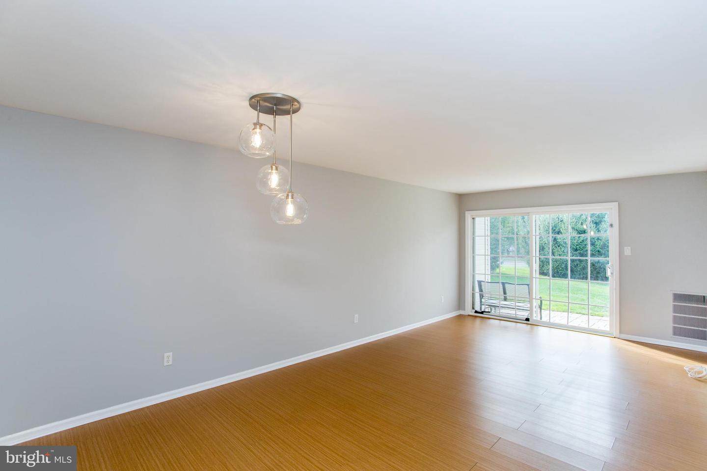22014 Beacon Hill Dr Property Photo 19