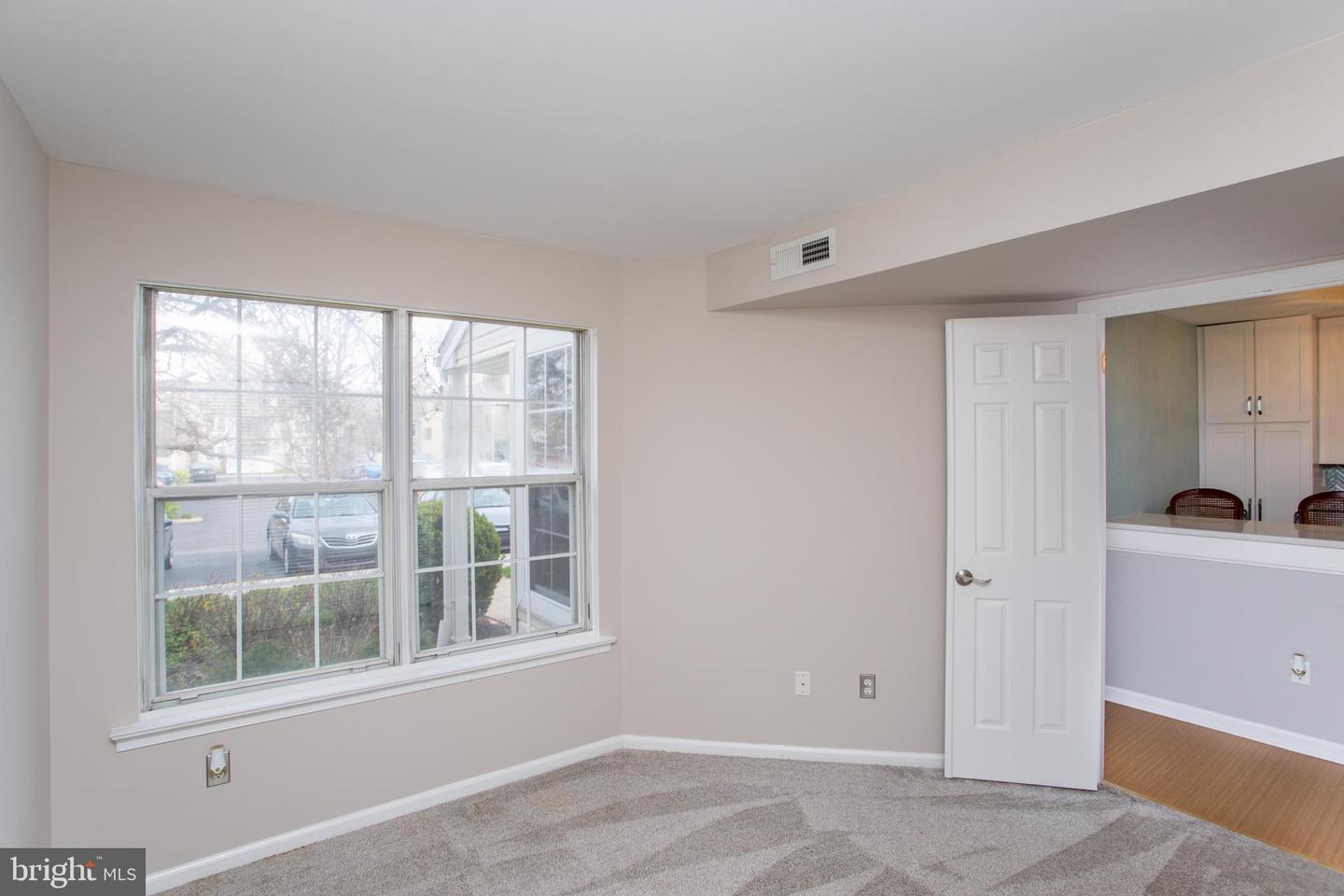 22014 Beacon Hill Dr Property Photo 36