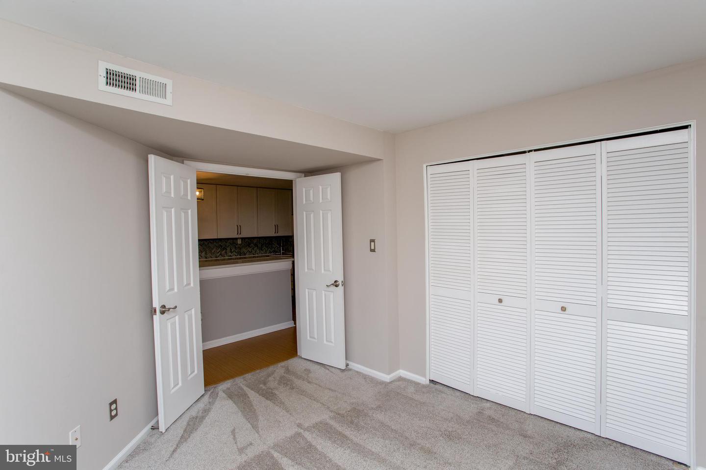 22014 Beacon Hill Dr Property Photo 37