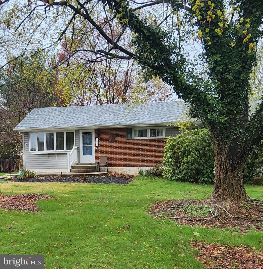 82 Acorn Dr Property Photo 3