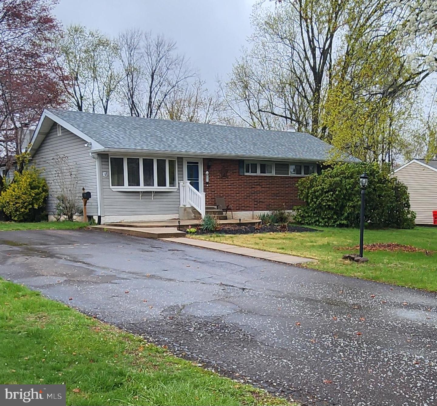 82 Acorn Dr Property Photo 4
