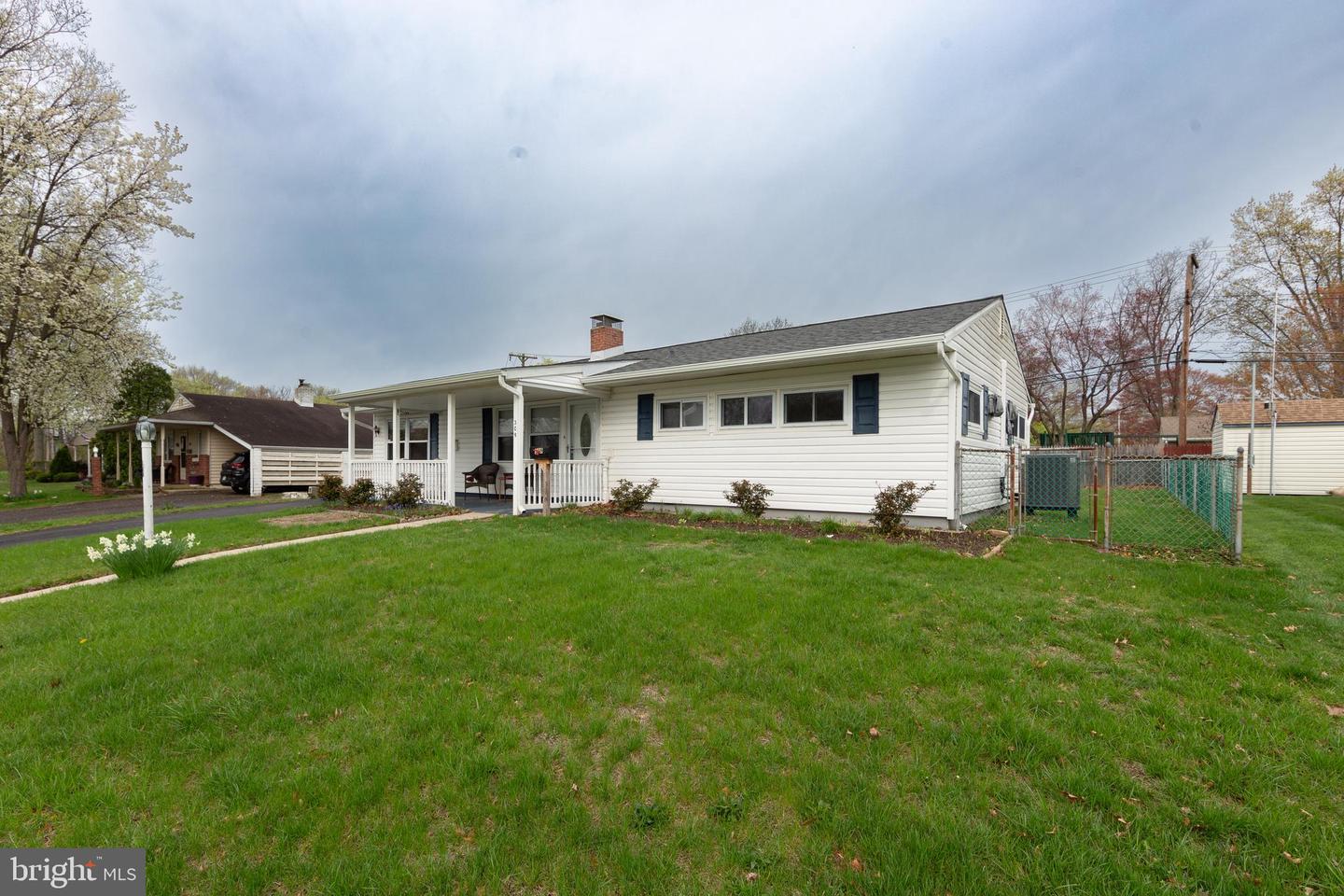 309 Oaktree Dr Property Photo 5