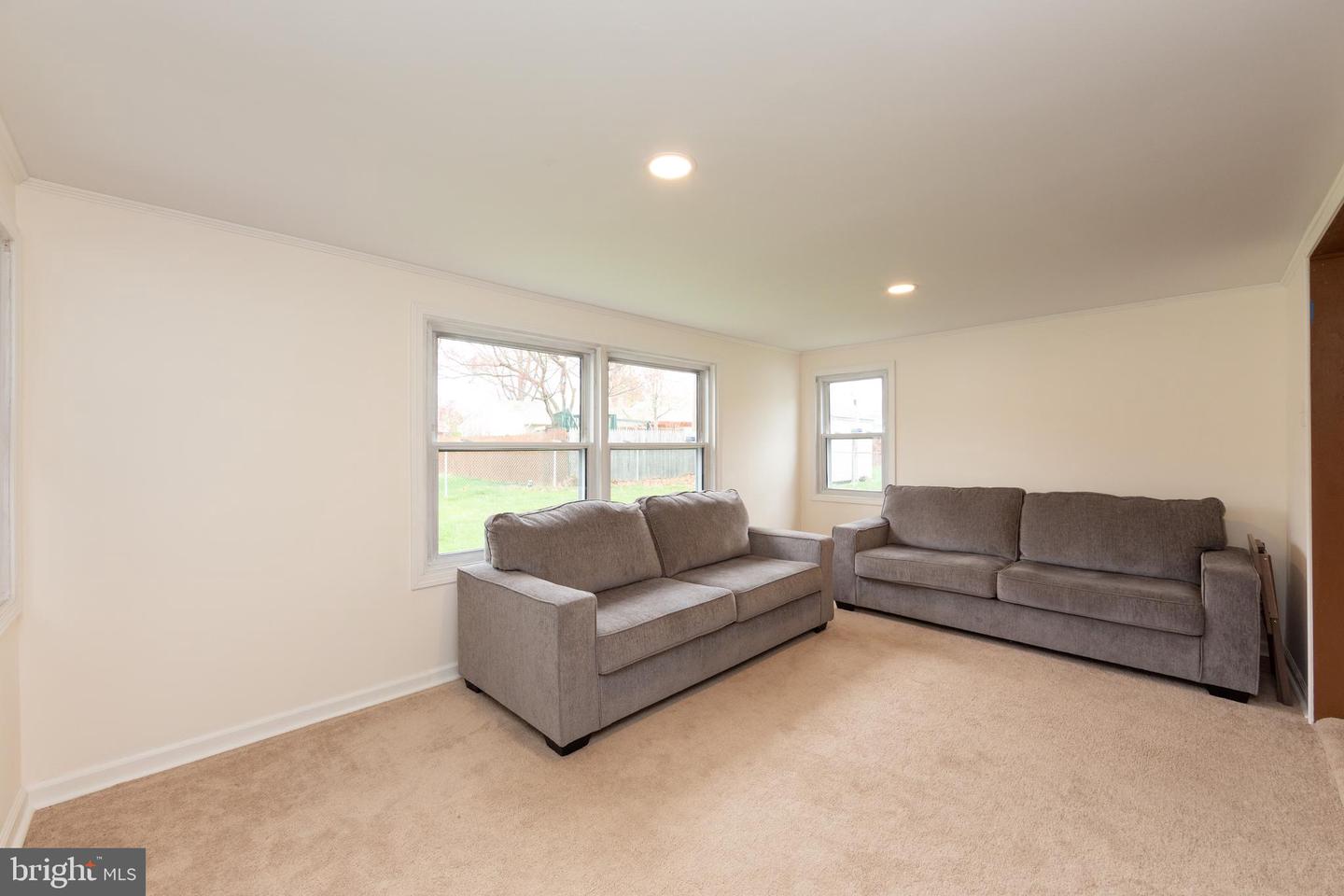 309 Oaktree Dr Property Photo 14