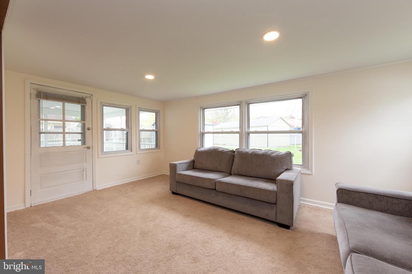 309 Oaktree Dr Property Photo 15