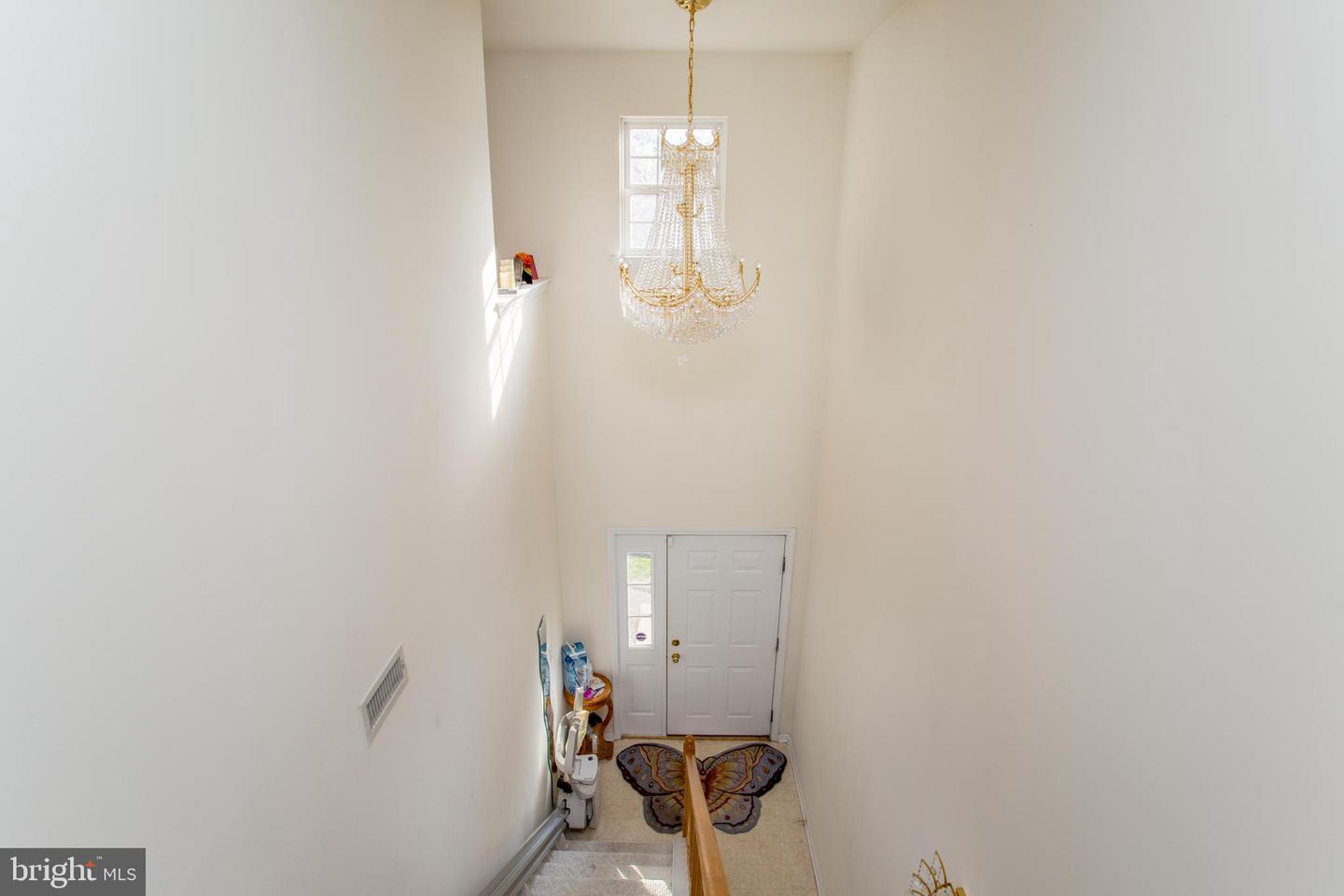 1108 Julian Dr W #w Property Photo 11