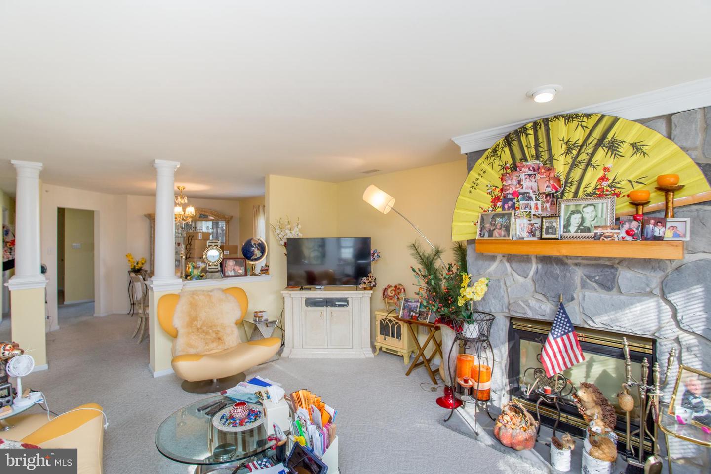 1108 Julian Dr W #w Property Photo 13