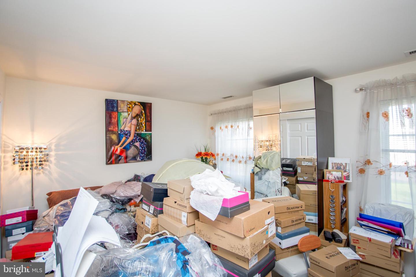 1108 Julian Dr W #w Property Photo 31
